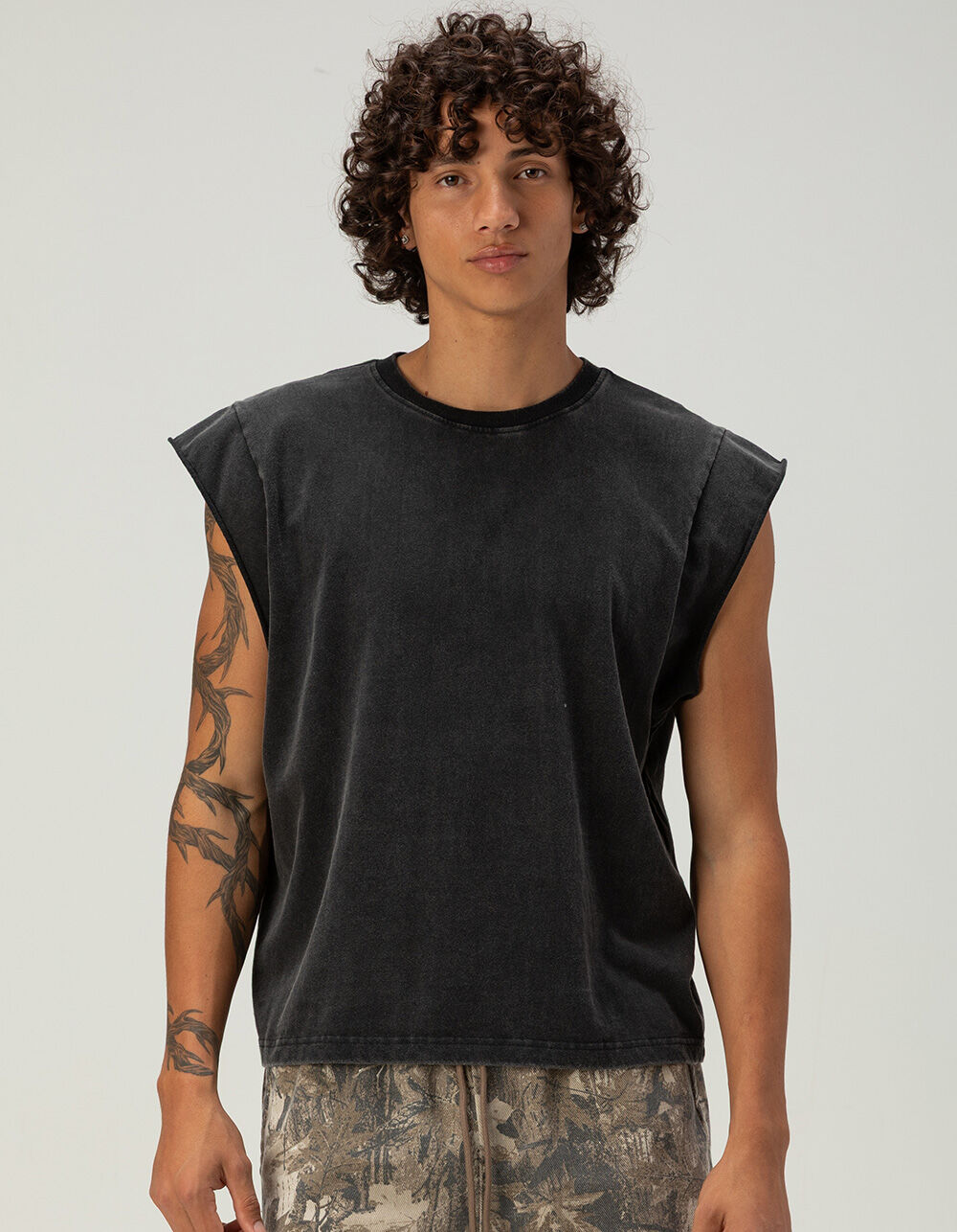 RSQ Mens Washed Cropped Muscle Tee - BLACK | Tillys