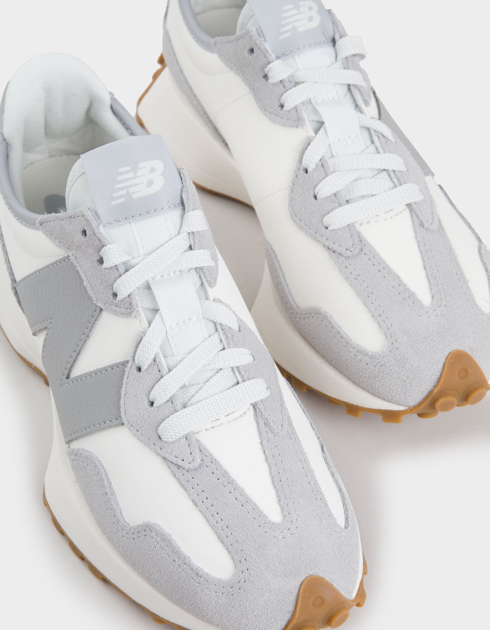 なつ New Balance 327 