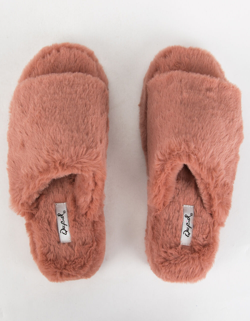 QUPID Faux Fur Womens Blush Slide Sandals image number 4