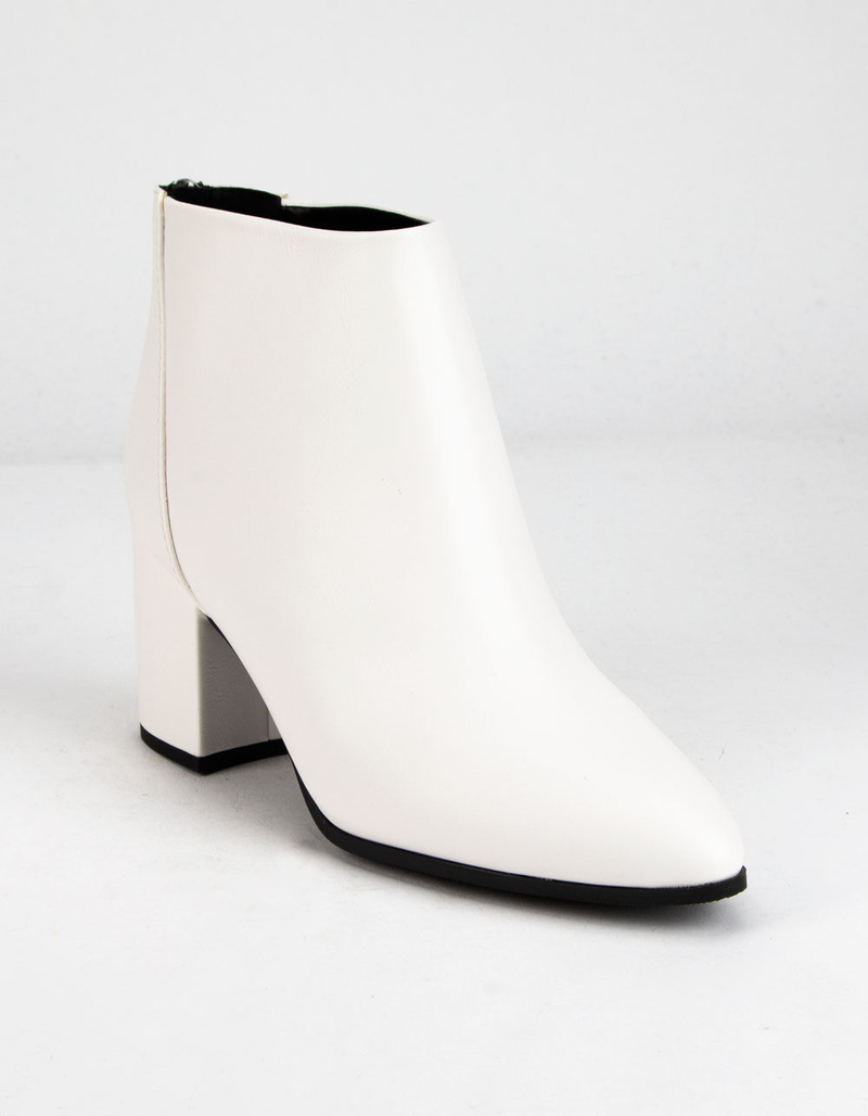 DELICIOUS Clean White Womens Booties image number 0