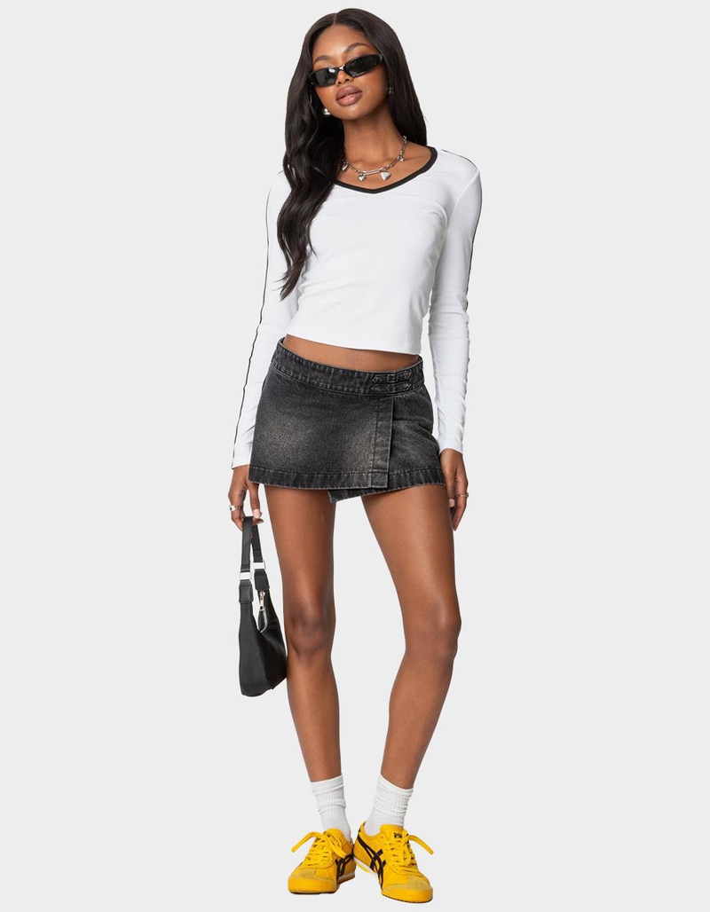 EDIKTED Contrast V-Neck Long Sleeve Tee image number 1