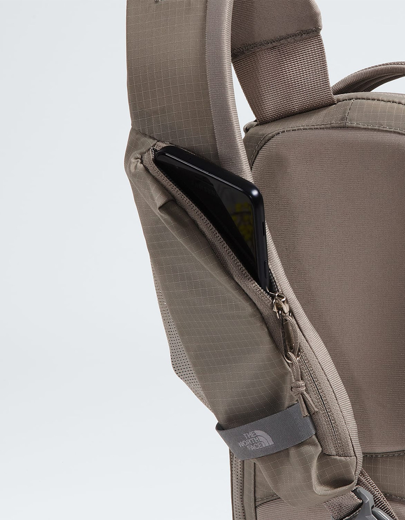 THE NORTH FACE Borealis Sling Pack image number 4