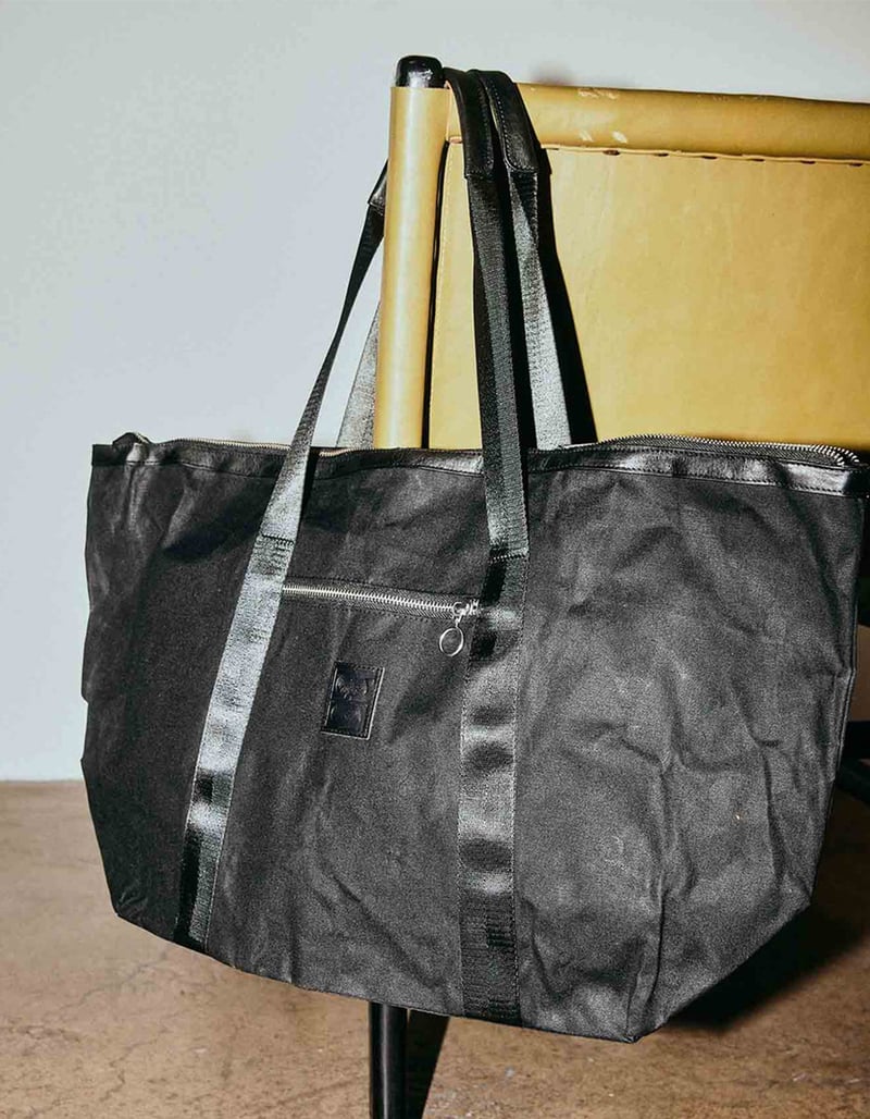 FORMER Weekend Tote Bag image number 3