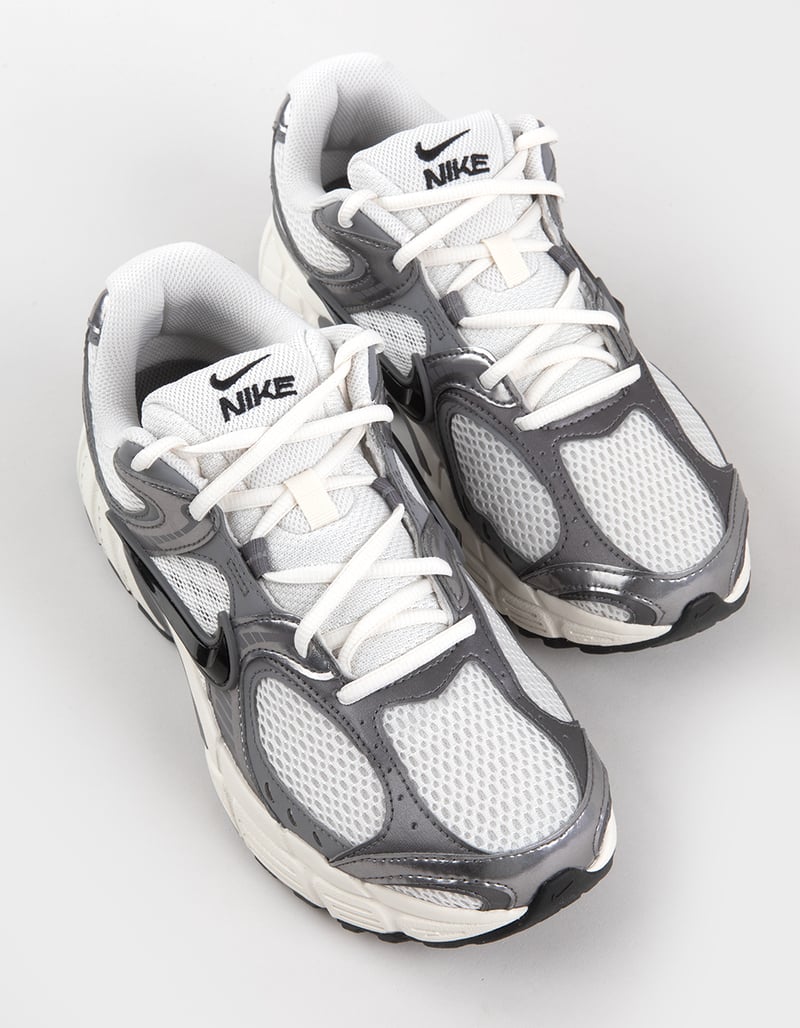 NIKE V5 RNR Mens Shoes image number 4