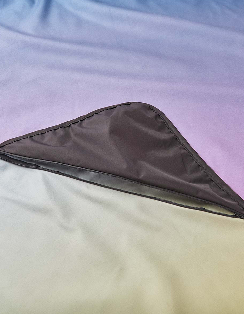 SLOWTIDE Horizon Quick-Dry Park Blanket image number 2