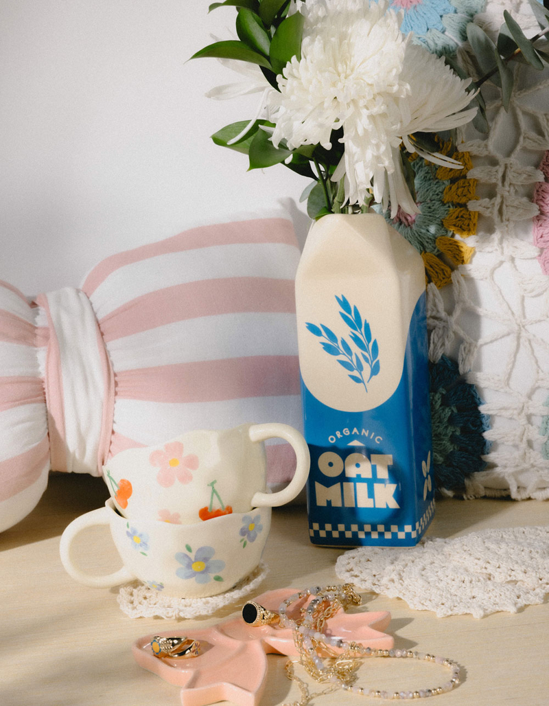 TILLYS HOME Delicate Floral Teacup image number 7