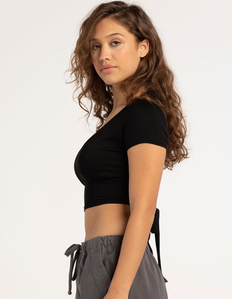 RSQ Womens Open Back Crop Top image number 2