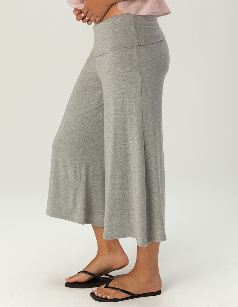 FULL TILT Womens Low Rise Gaucho Pants image number 2