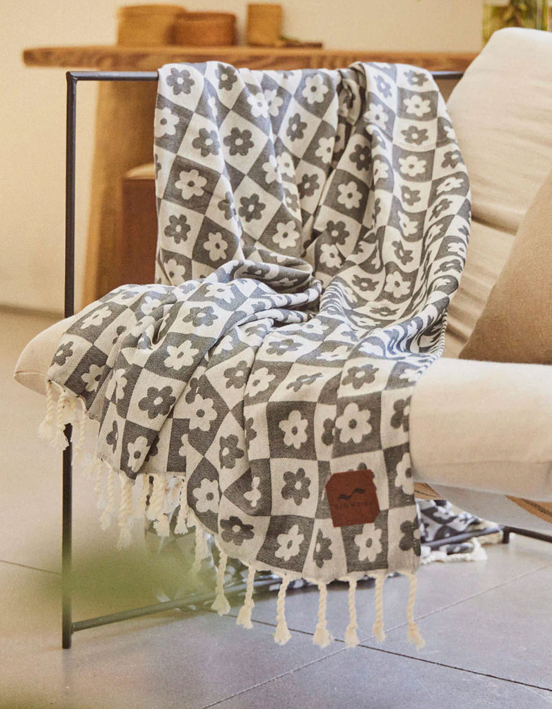 SLOWTIDE Gigi Throw Blanket image number 3