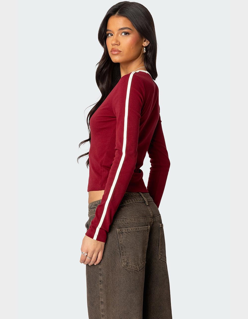 EDIKTED Contrast V-Neck Long Sleeve Tee image number 3