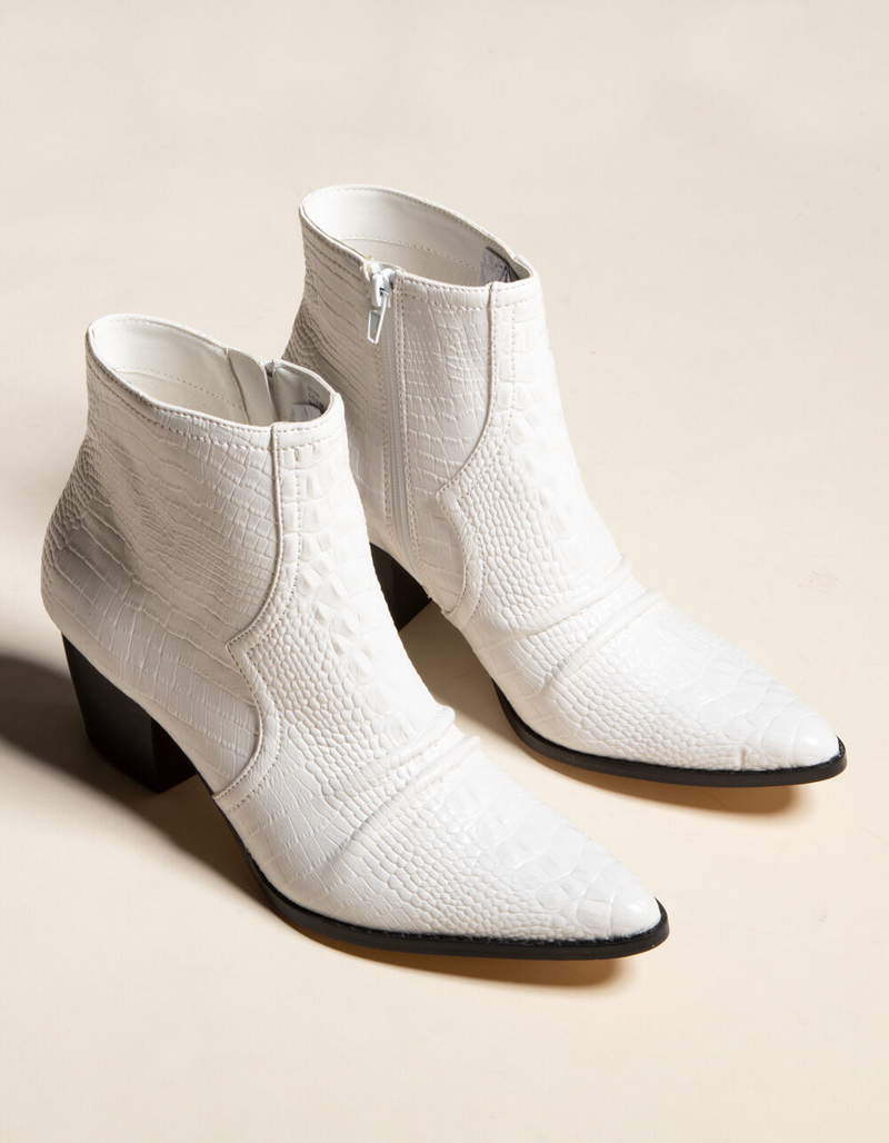 COCONUTS Devon White Womens Booties image number 0