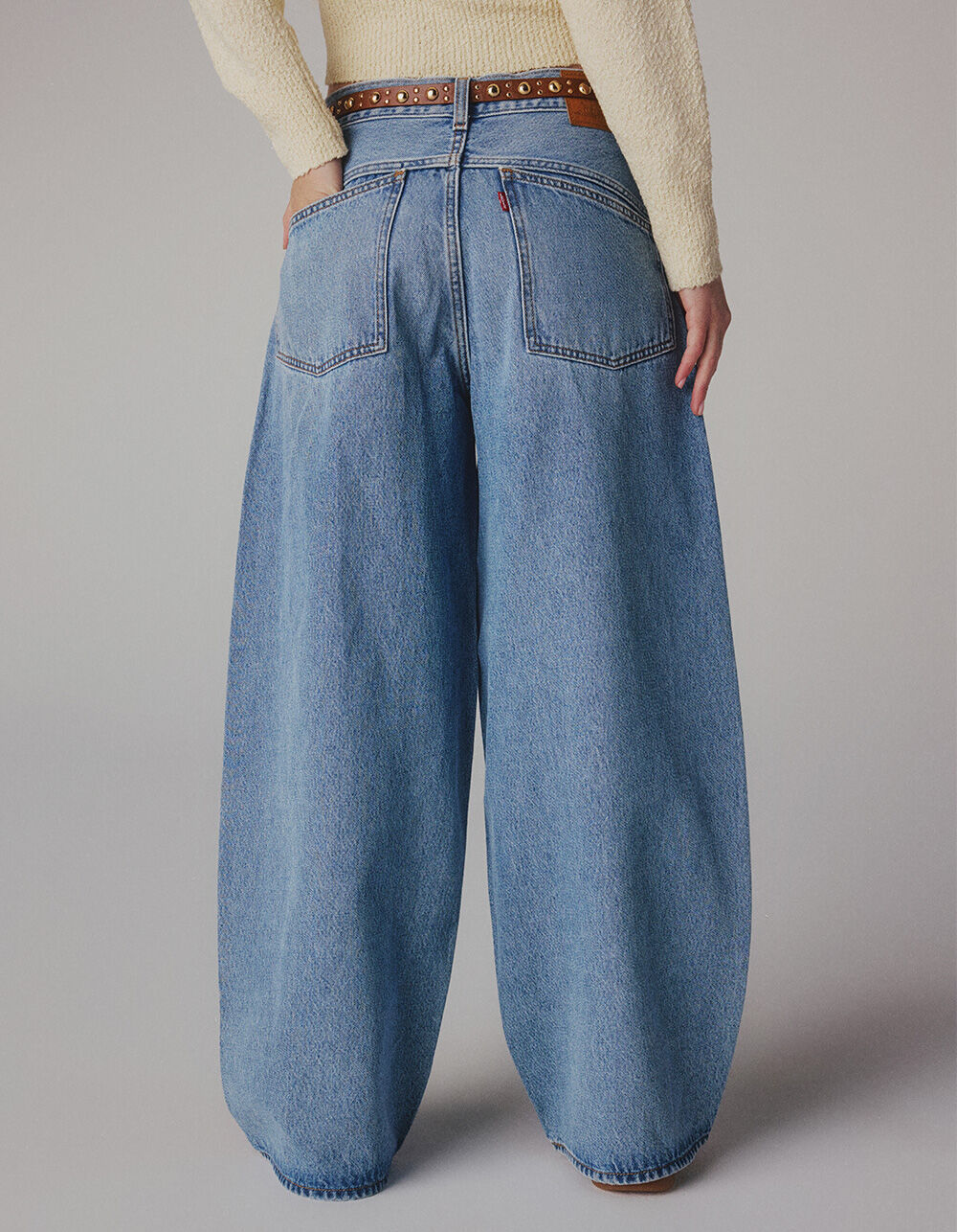 LEVI'S Premium Super Baggy Womens Barrel Jeans - Table Talk - MED
