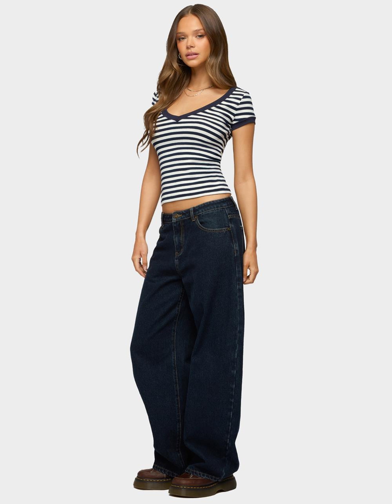 EDIKTED Antonela Striped V-Neck Tee image number 3