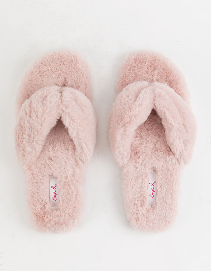 QUPID Faux Fur 3 Point Blush Womens Slipper Flip Flops image number 1