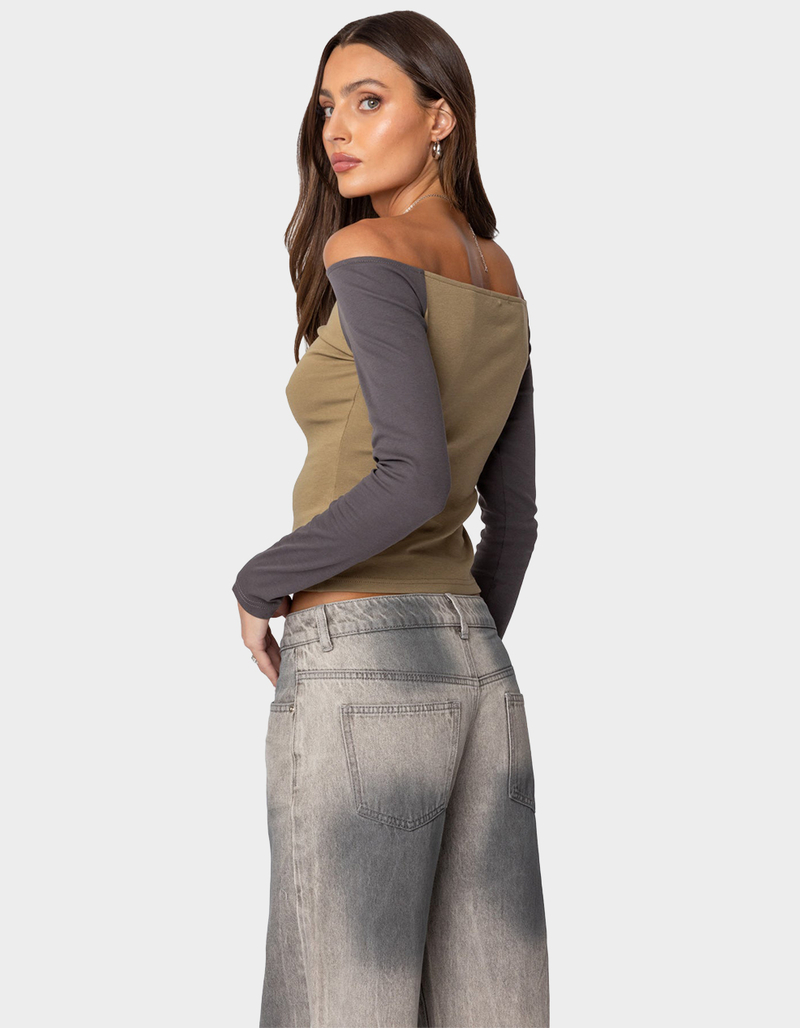 EDIKTED Contrast Off Shoulder Top image number 4