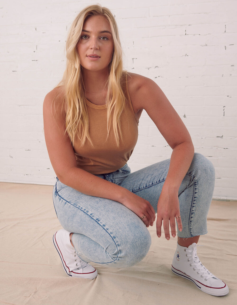 RSQ Vintage Womens Acid Wash Mom Jeans image number 4