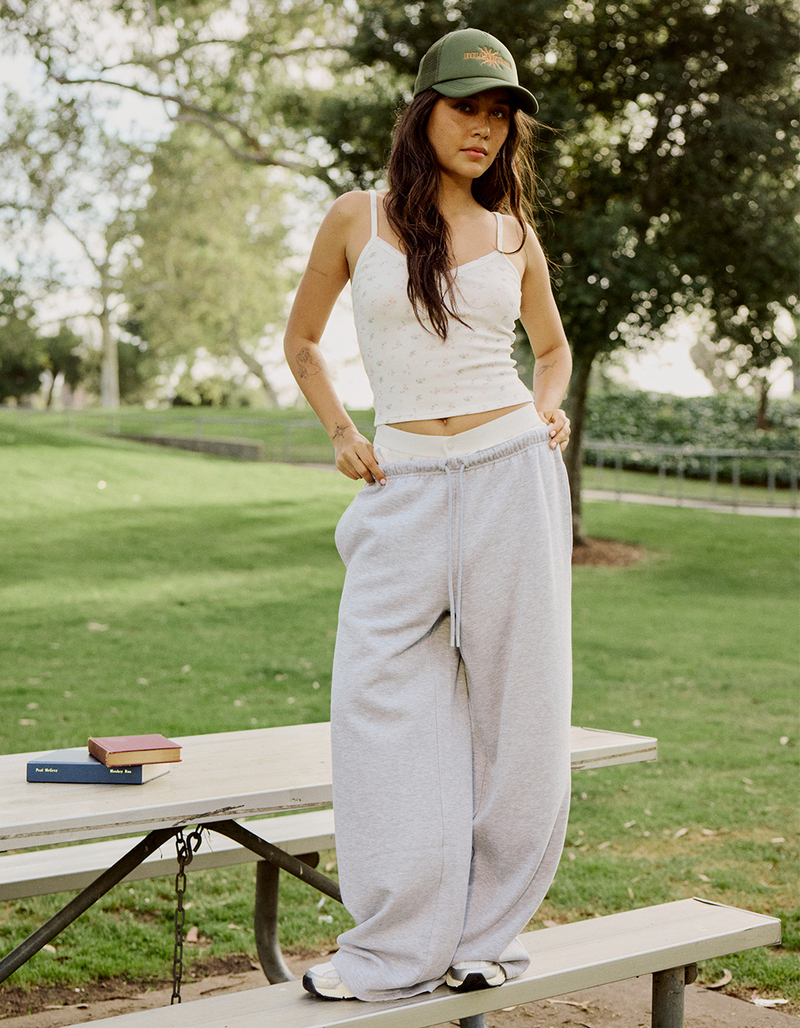 TILLYS Womens Wide Leg Sweatpants image number 5