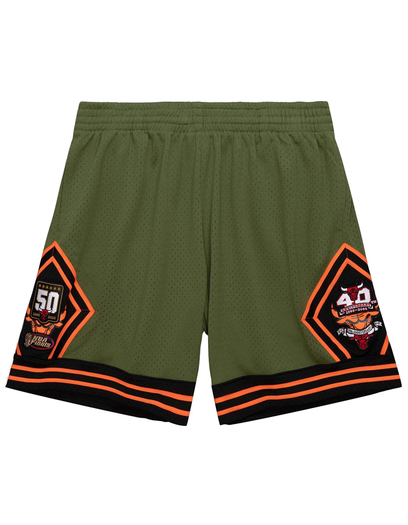 MITCHELL & NESS NBA Flight Swingman Chicago Bulls 1997-98 Mens Shorts image number 0