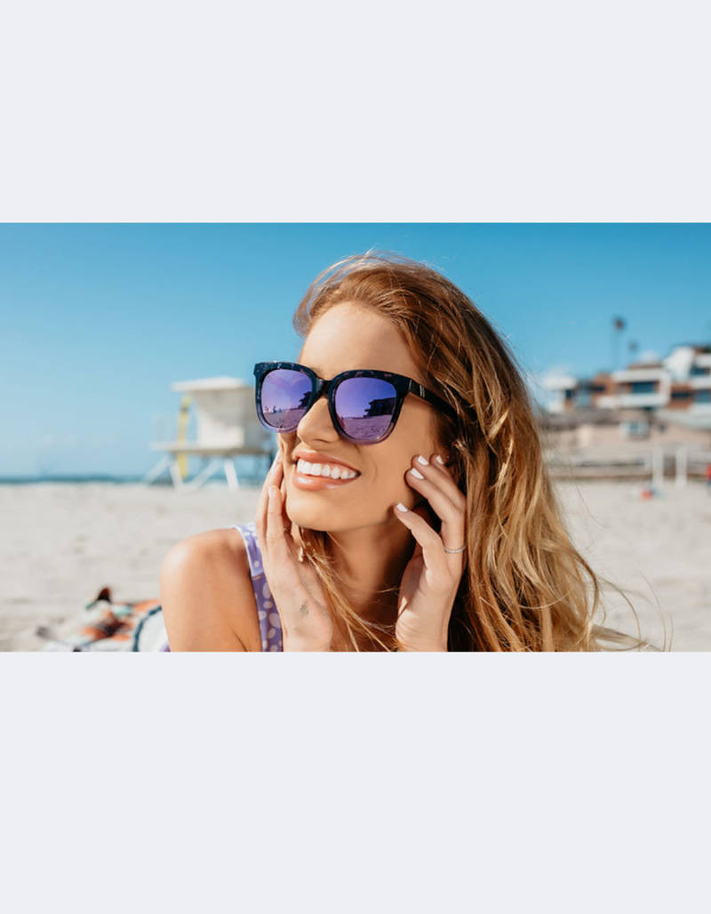 BLENDERS EYEWEAR Grove Raven Delight Polarized Sunglasses image number 5