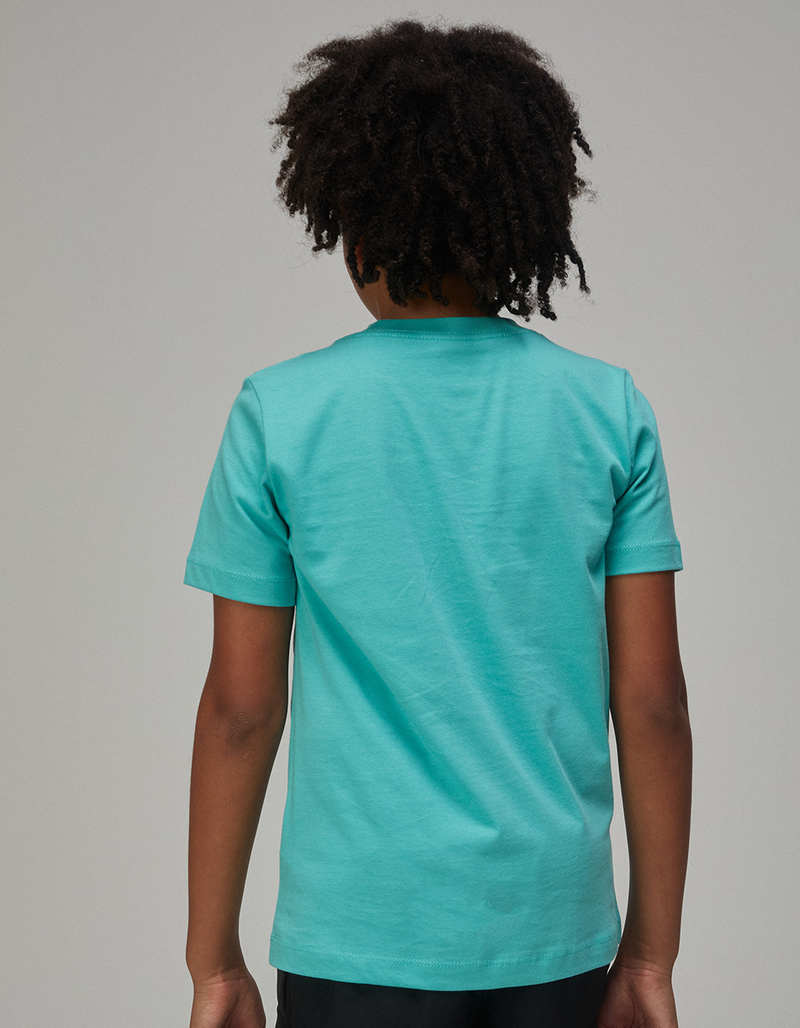 NIKE Sportswear Club Essential Camo Boys Tee image number 2