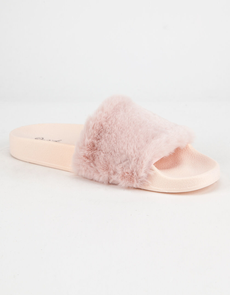 QUPID Faux Fur Pink Womens Sandals image number 0