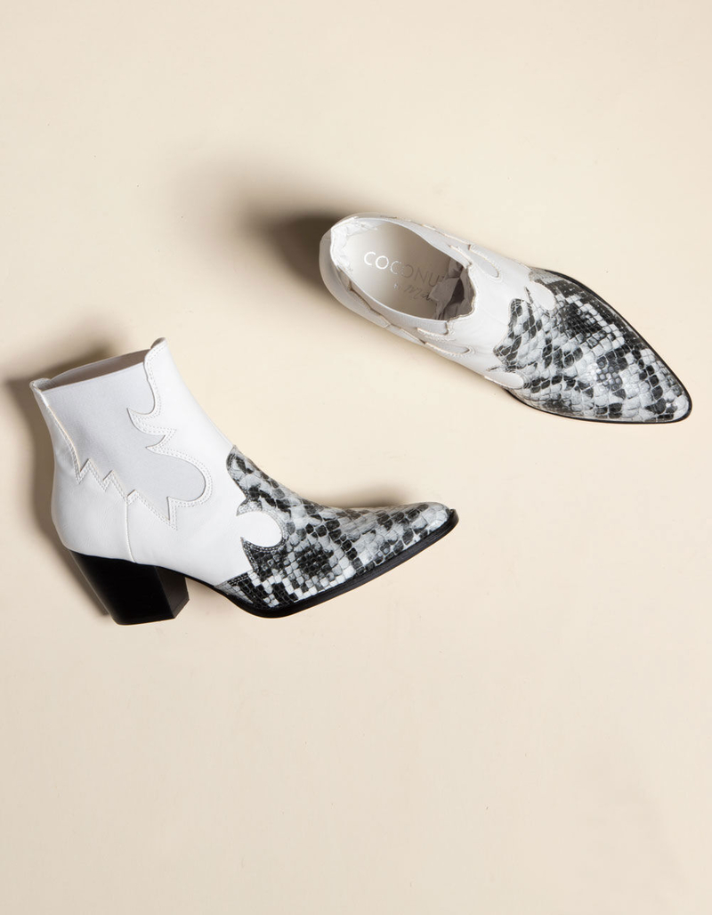COCONUTS Western Toe White Womens Booties image number 1
