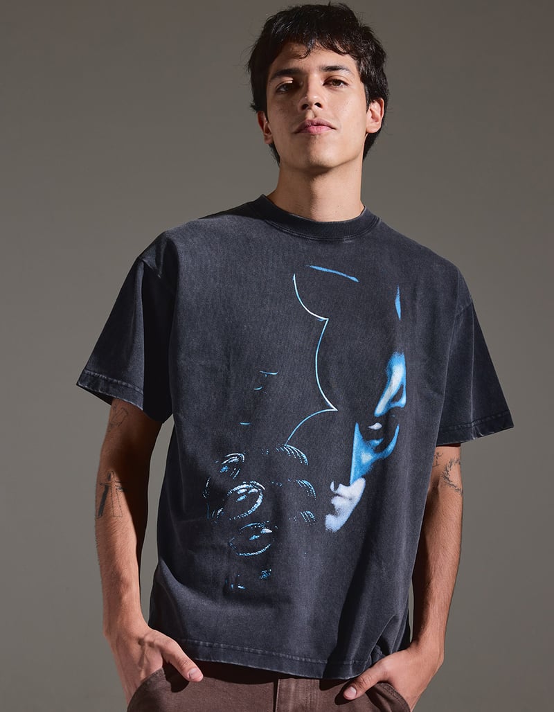THE DARK KNIGHT Batarang Mens Boxy Tee image number 5