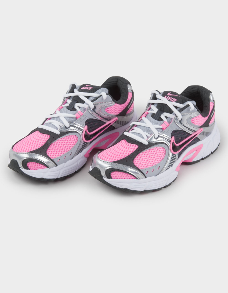 NIKE V5 RNR Womens Shoes image number 1