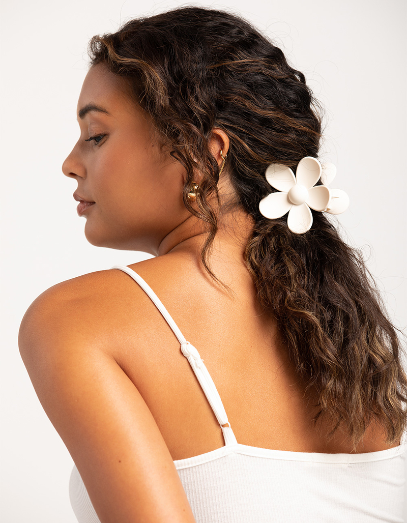 FULL TILT Floral Claw Hair Clip image number 1