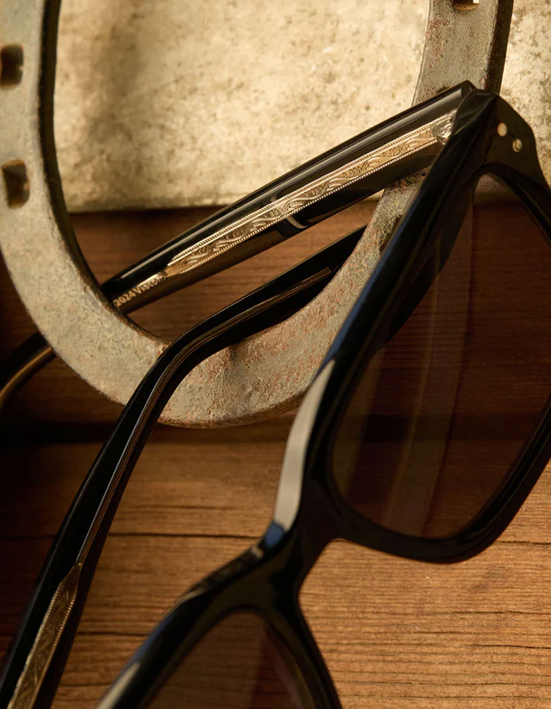 DIFF EYEWEAR x Yellowstone John Dutton Polarized Sunglasses image number 6