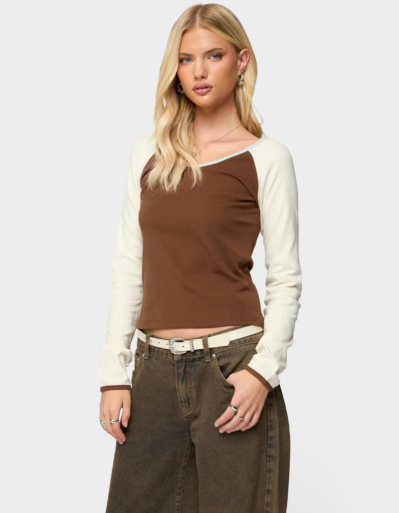 EDIKTED Ronie Contrast Raglan Top image number 1