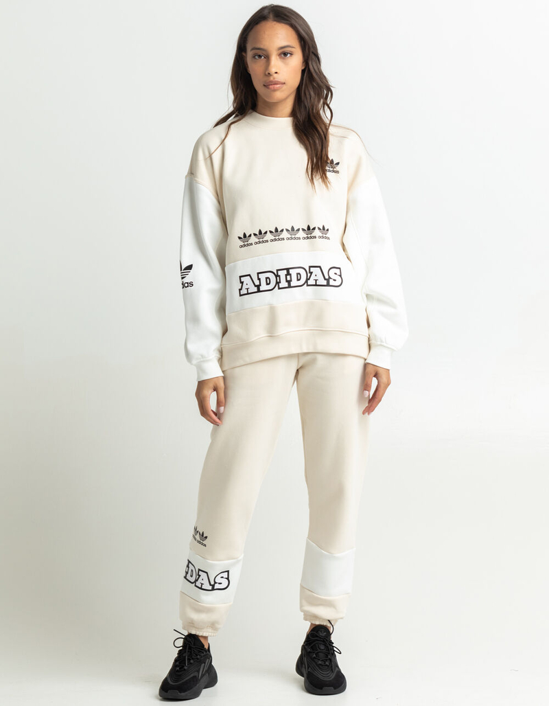 ADIDAS Trefoil Logo Womens Crewneck Sweatshirt image number 3