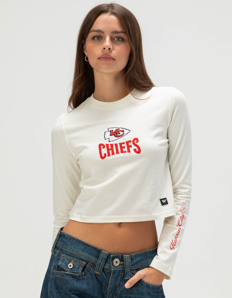 THE WILD COLLECTIVE Kansas City Chiefs Womens Long Sleeve Baby Tee image number 0