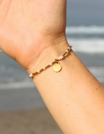 MAUKA Mixed Gold & Pearl Beaded Bracelet Alternative Image