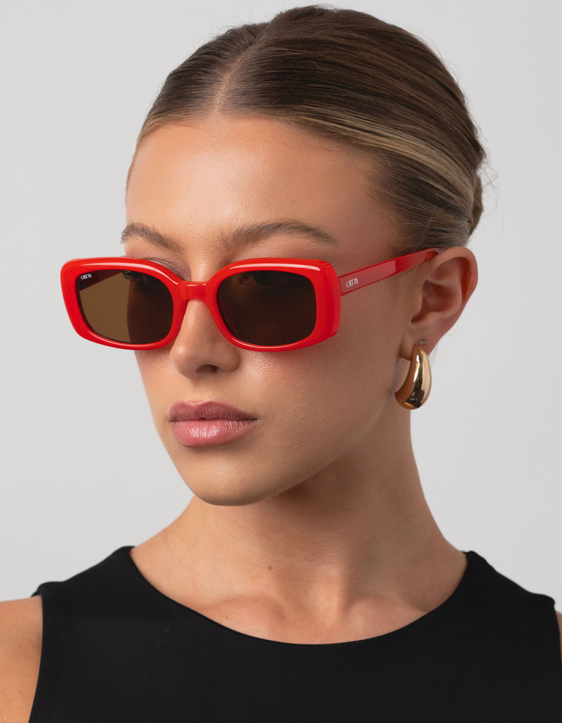 OTRA Daisy Sunglasses image number 2