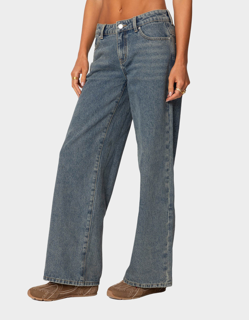 EDIKTED Leopard Heart Washed Jeans LIGHT BLUE Tillys