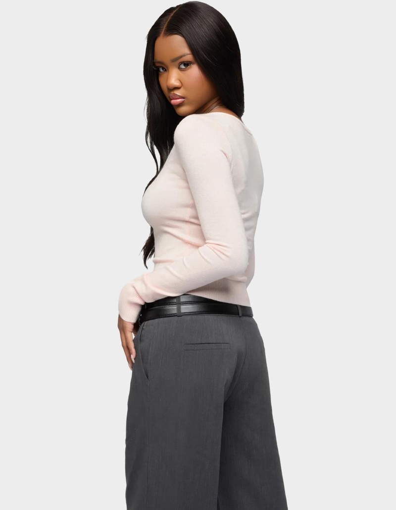 EDIKTED Mercedes Knitted V-Neck Top image number 2