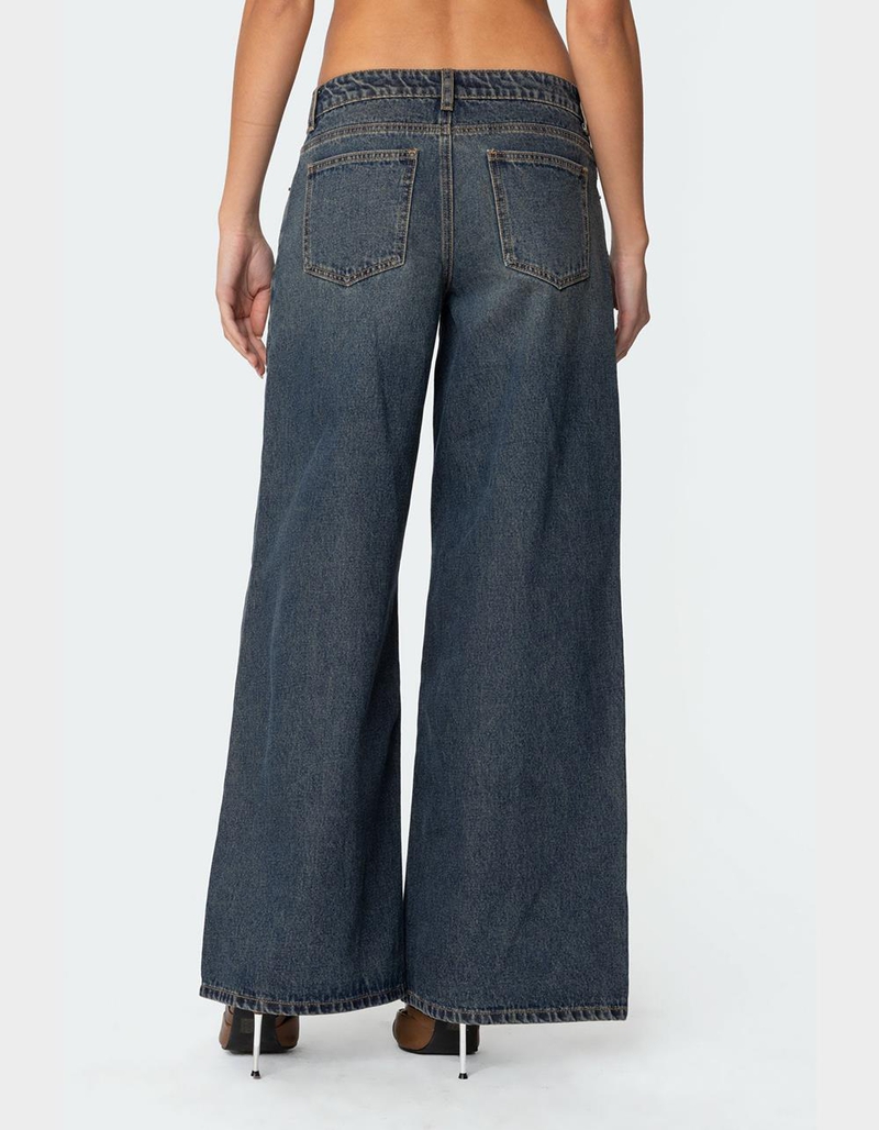 EDIKTED Laney Vintage Washed Low Rise Jeans image number 3