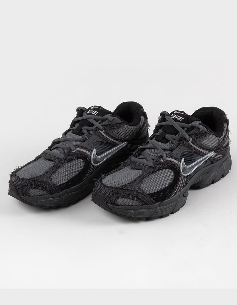 NIKE V5 RNR Frayed Mens Shoes image number 1