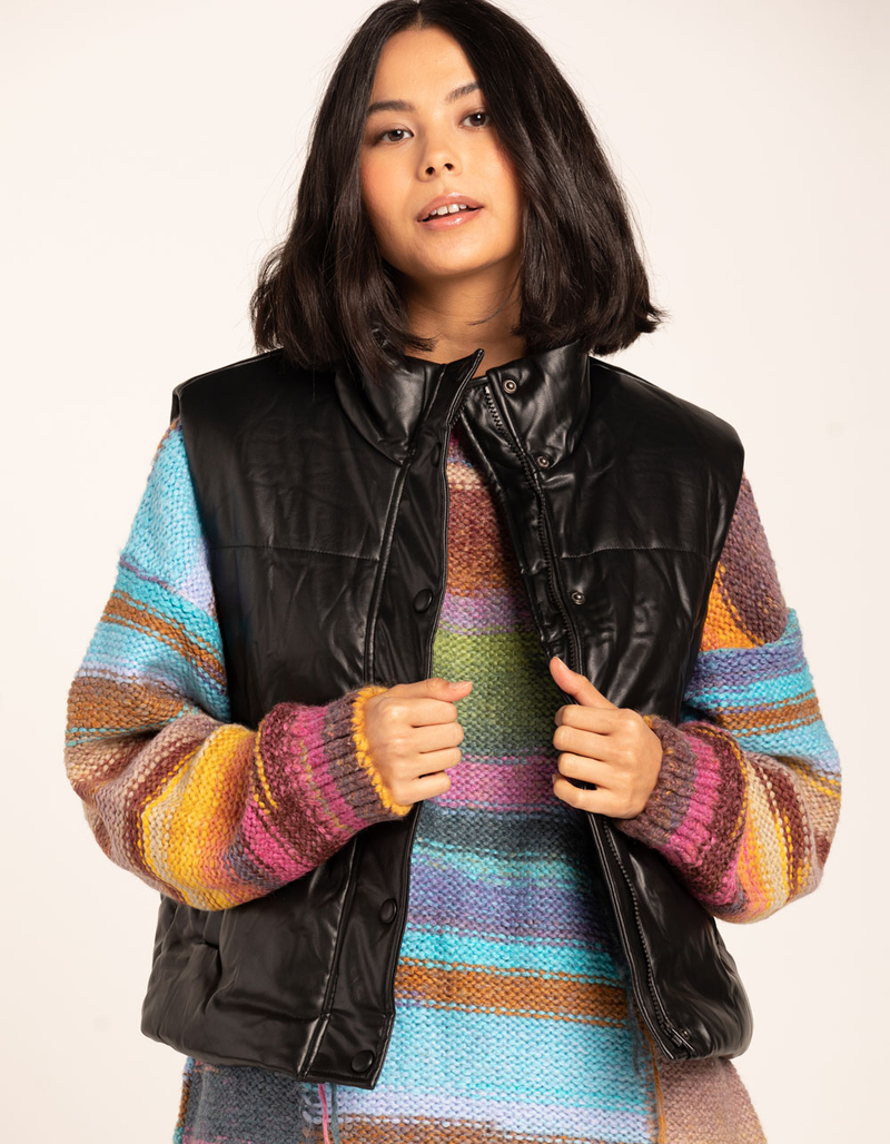 KNOW ONE CARES Womens Puffer Vest image number 0