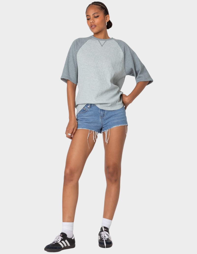 EDIKTED Oversized Raglan Waffle Tee image number 4