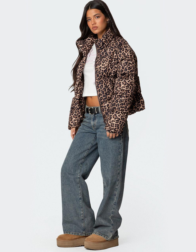 EDIKTED Dalya Leopard Printed Puffer Jacket image number 3