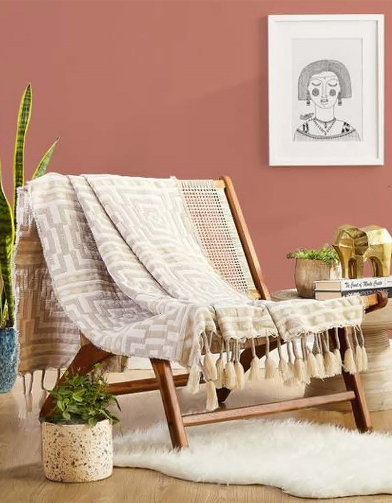 JUNGALOW BY JUSTINA BLAKENEY Hypnotic Throw Blanket image number 0