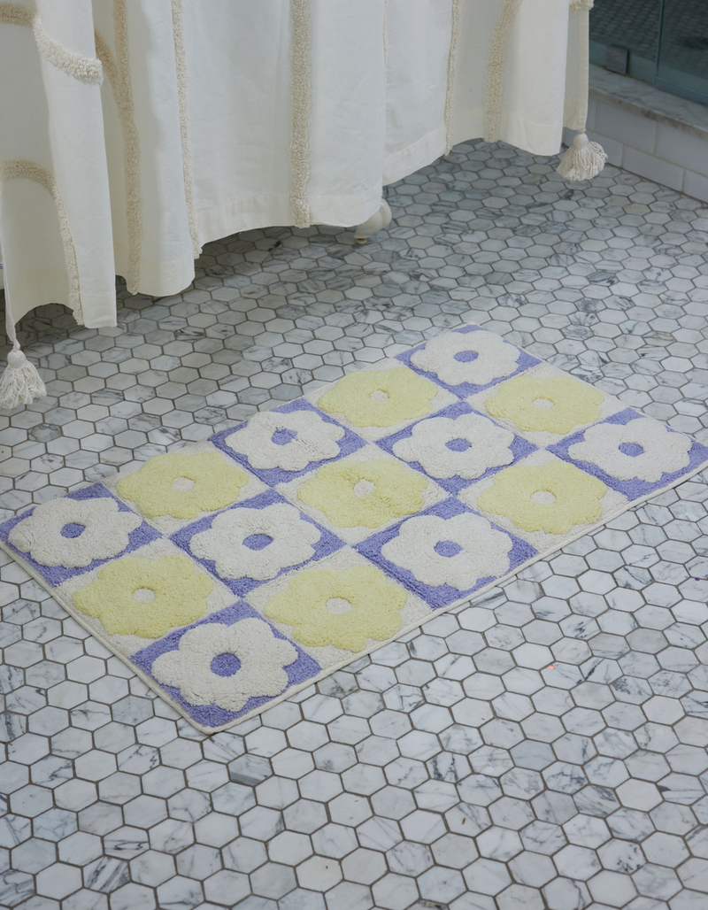 Daisy Checker Bath Mat image number 4