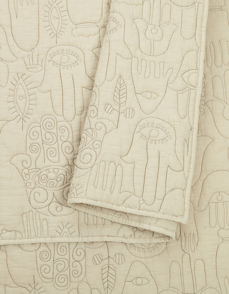 JUNGALOW BY JUSTINA BLAKENEY Hamsa Full/Queen Quilt Set image number 4