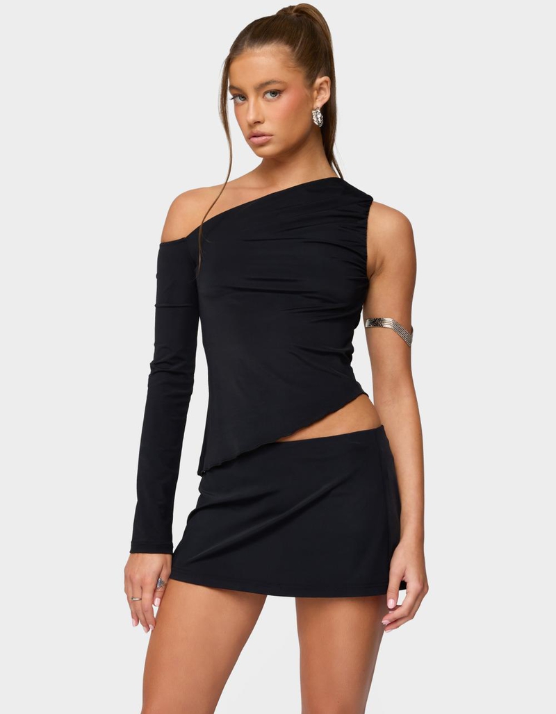 EDIKTED Lucretia Asymmetric Off Shoulder Top image number 0