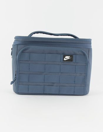 NIKE Sportswear Plus Lunch Bag Primary Image