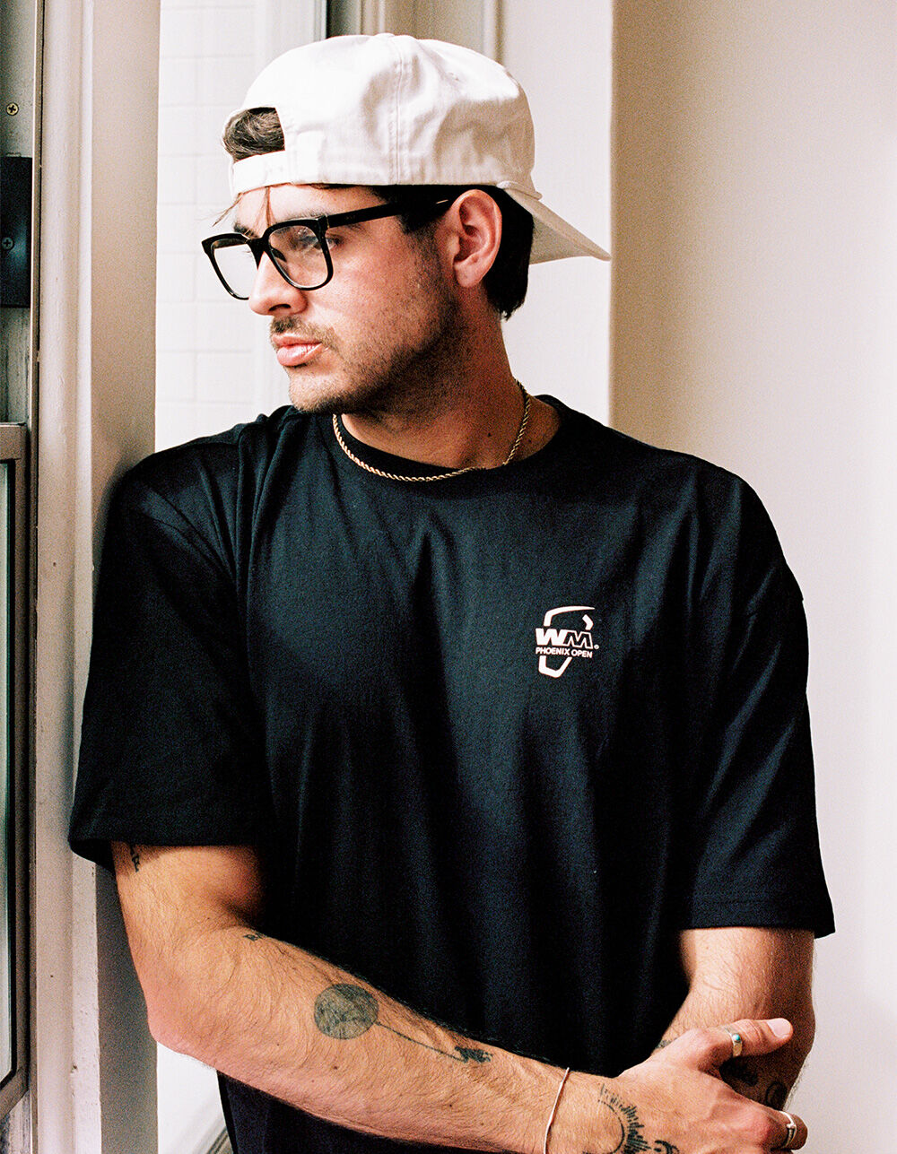aiiiiii SOLOV back open Tシャツ WASTE MANAGEMENT Phoenix Open Mens Tee - WASHED BLACK - S | Tillys