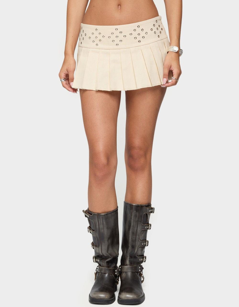 EDIKTED Lovina Grommet Pleated Mini Skort image number 0