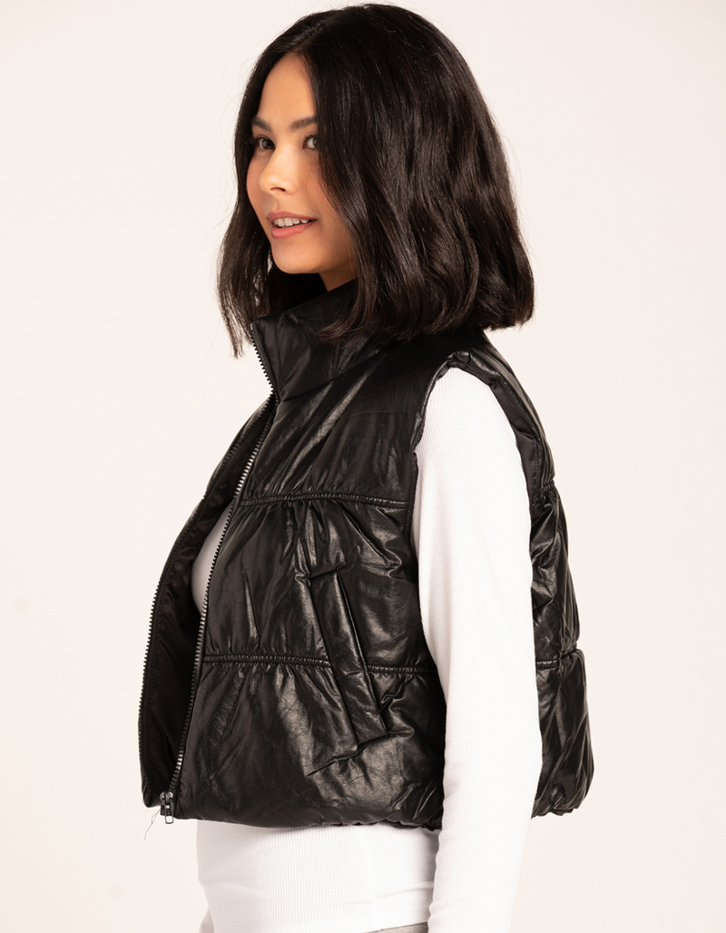 KNOW ONE CARES Womens Crop Puffer Vest image number 1